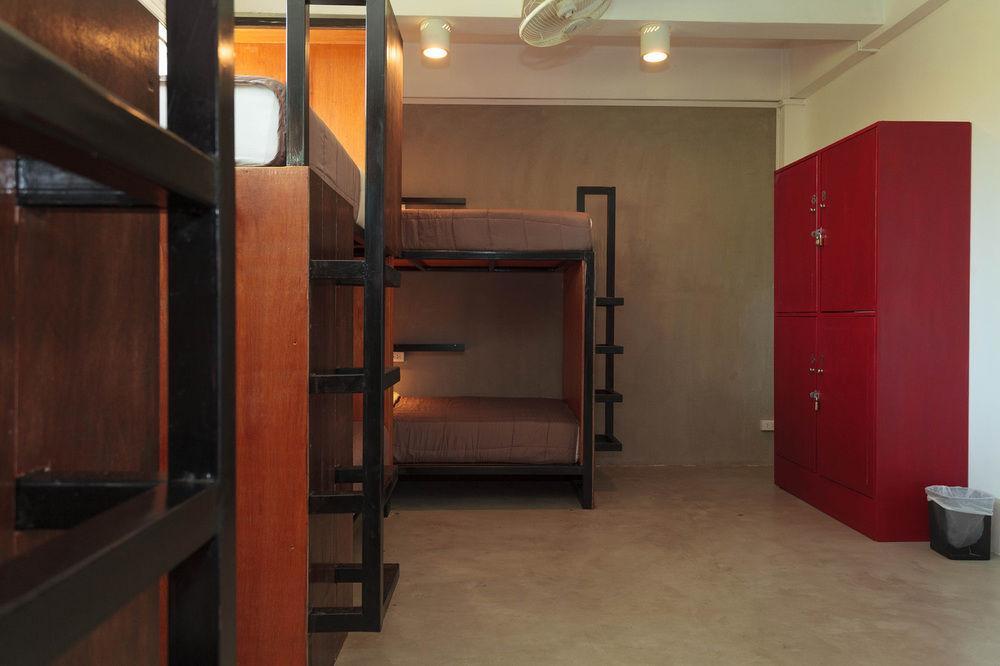 Bed and Breakfast Kama Бангкок Экстерьер фото