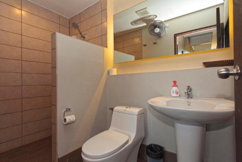 Bed and Breakfast Kama Бангкок Экстерьер фото