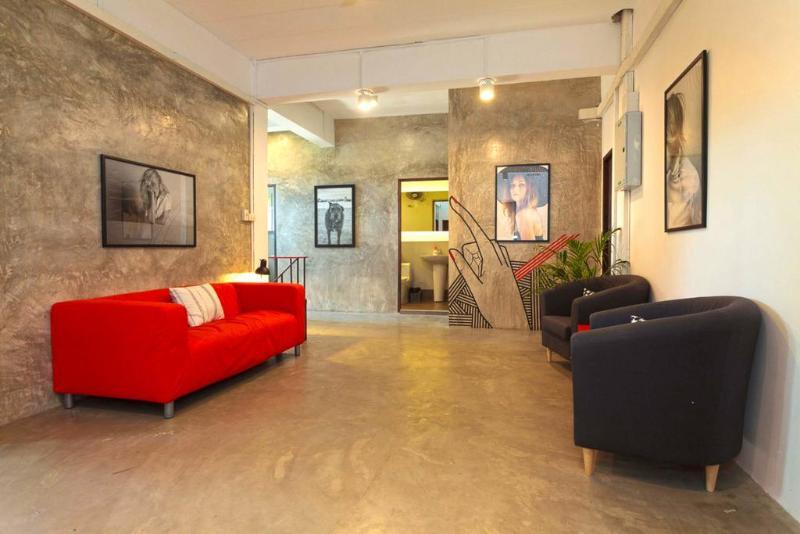 Bed and Breakfast Kama Бангкок Экстерьер фото